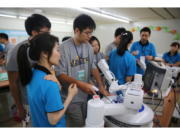 台灣之光- 中山附醫全球首發台灣製造醫療機器人