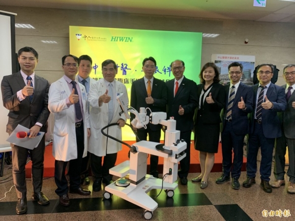 上銀與中山附醫合作 推出台灣首台自製手術機器人